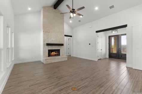 116 Timber Heights La Vernia TX 78121