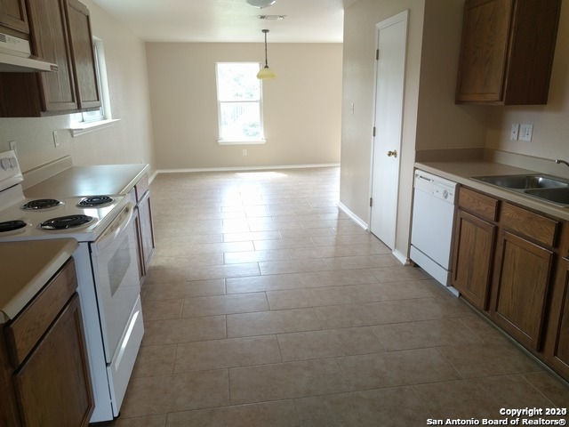 2702 Candleridge Drive San Antonio TX 78244