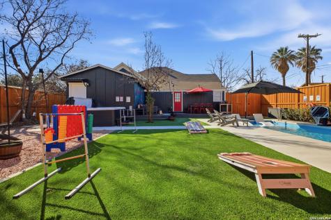 1503 E Crockett St, San Antonio TX 78202