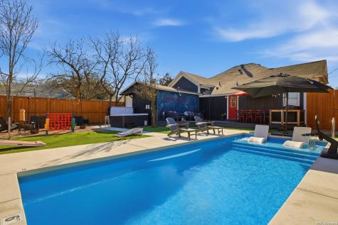 1503 E Crockett St, San Antonio TX 78202