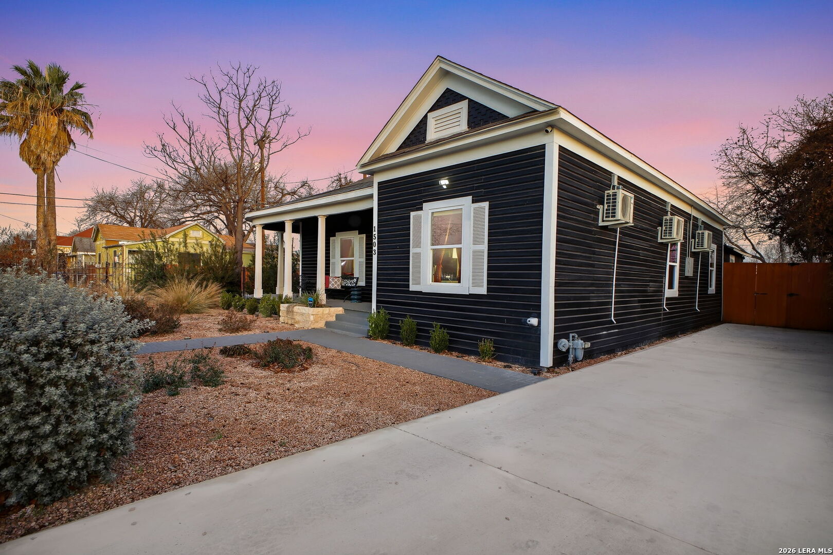 1503 E Crockett St, San Antonio TX 78202