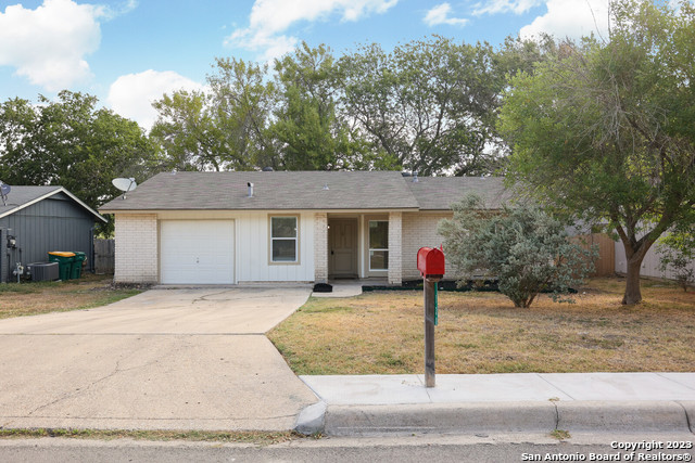 130 N Meadow Street Converse TX 78109