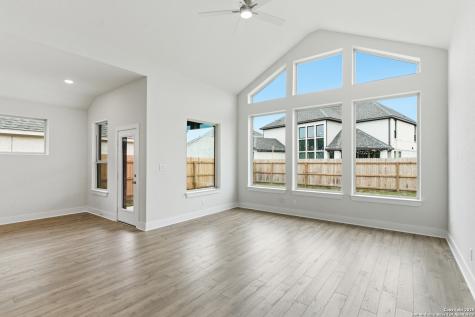 217 Spanish Oak Castroville TX 78009