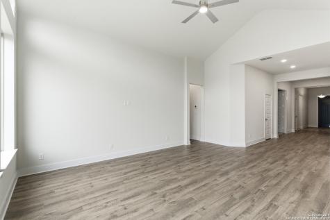 217 Spanish Oak Castroville TX 78009