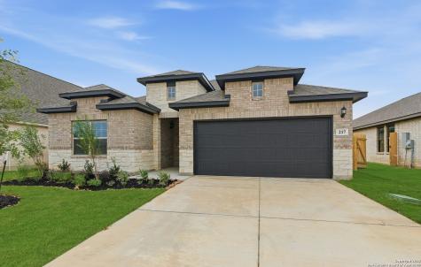 217 Spanish Oak Castroville TX 78009