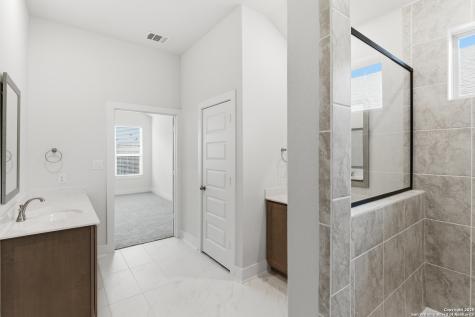 217 Spanish Oak Castroville TX 78009