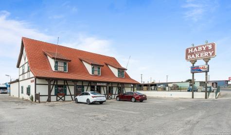 217 Spanish Oak Castroville TX 78009
