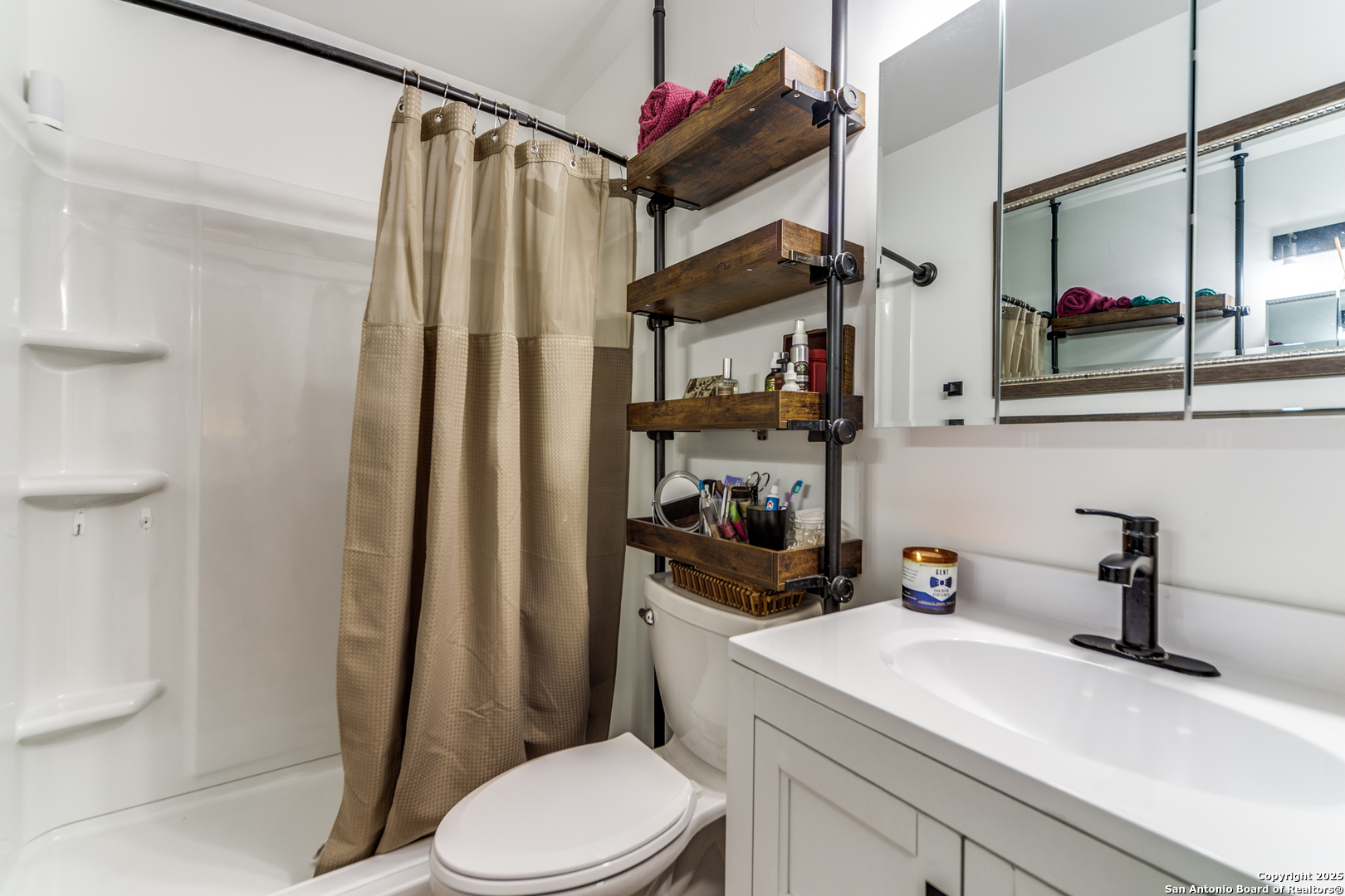 103 Amber Drive Comfort TX 78013