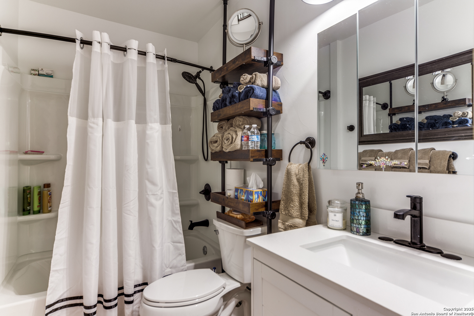 103 Amber Drive Comfort TX 78013