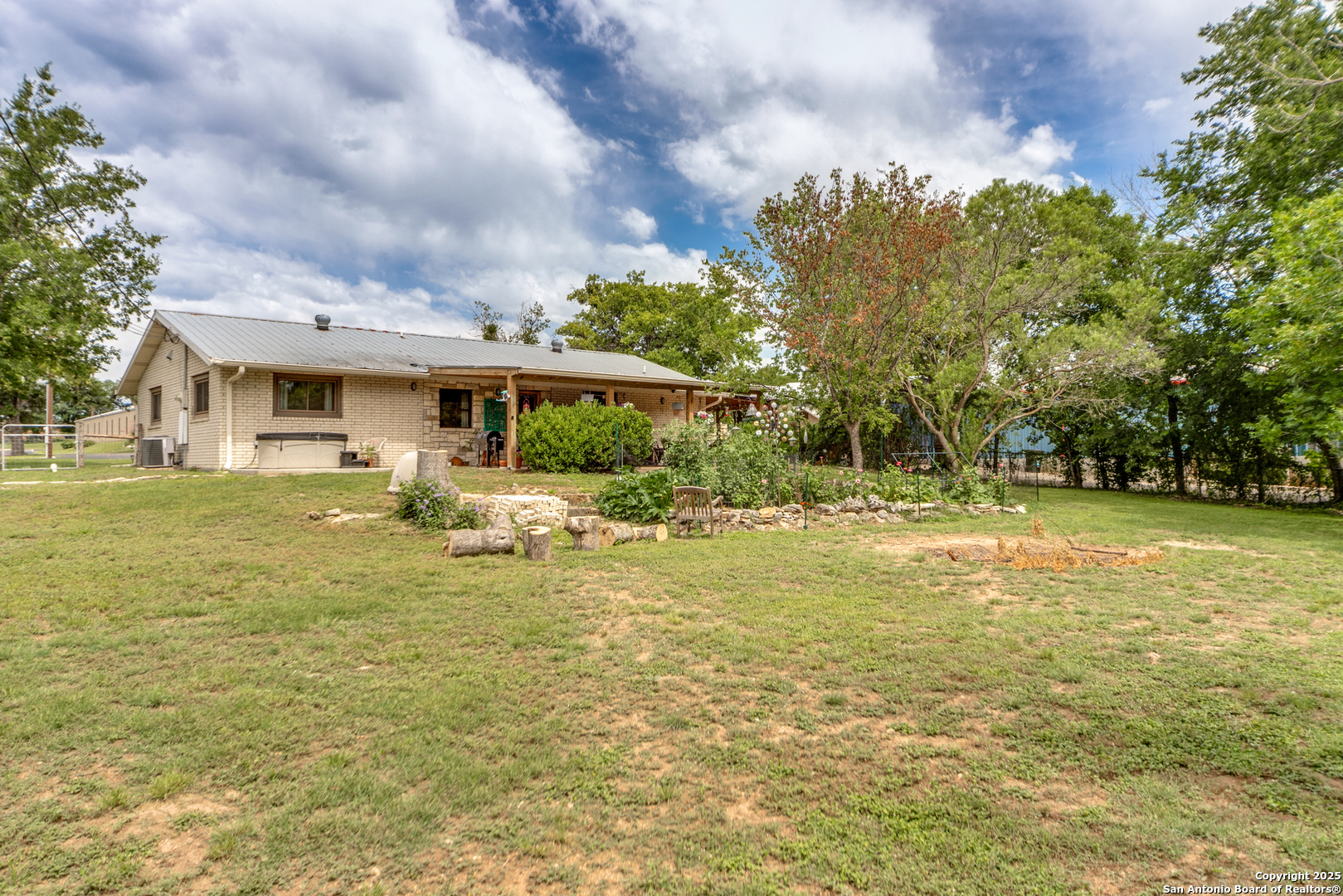 103 Amber Drive Comfort TX 78013