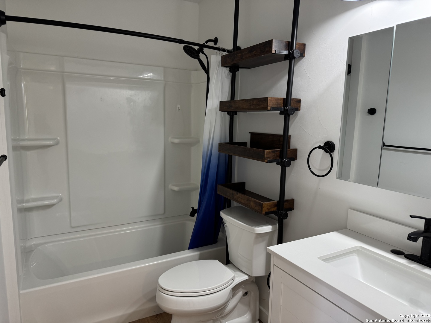 103 Amber Drive Comfort TX 78013