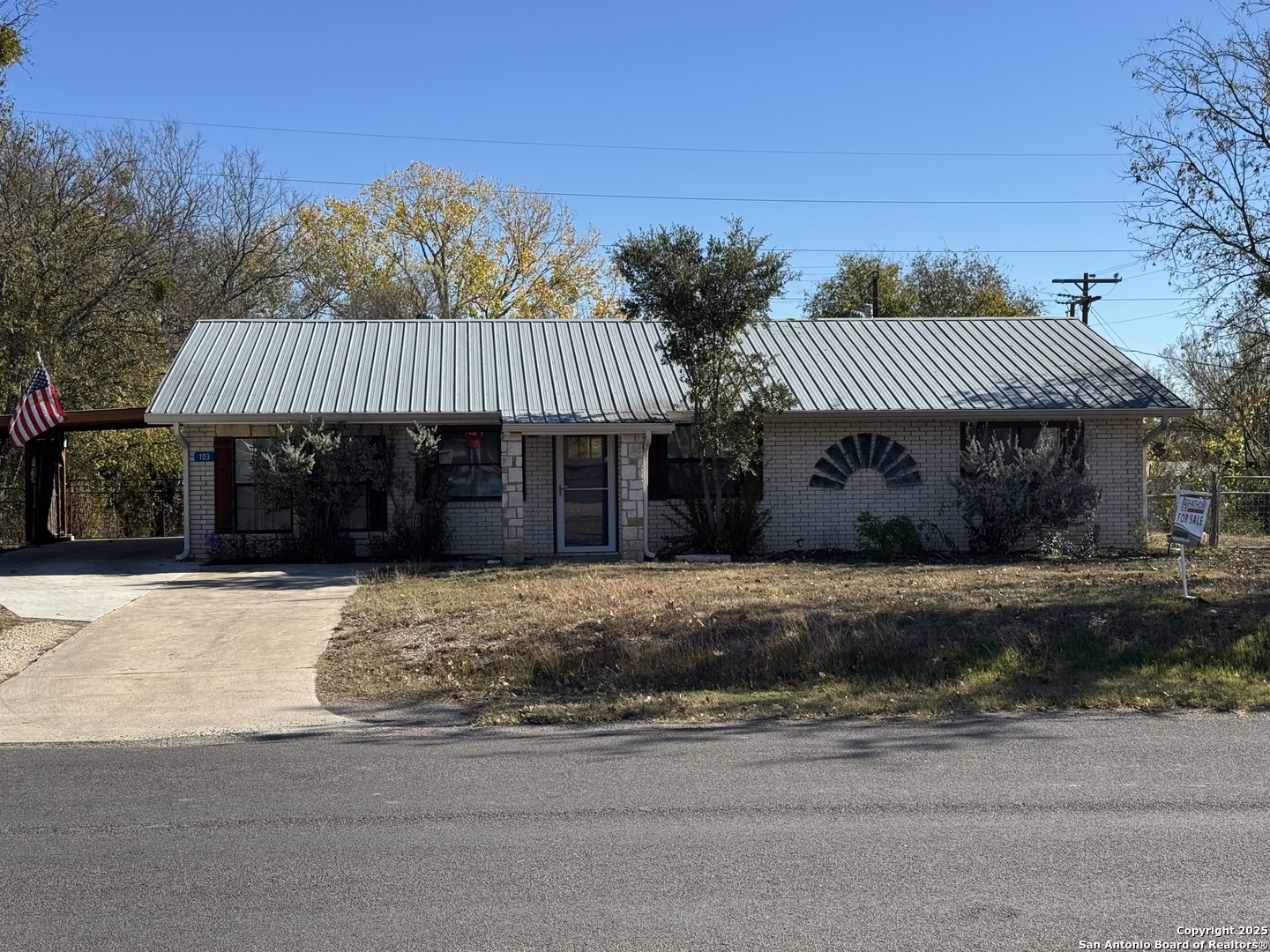 103 Amber Drive Comfort TX 78013
