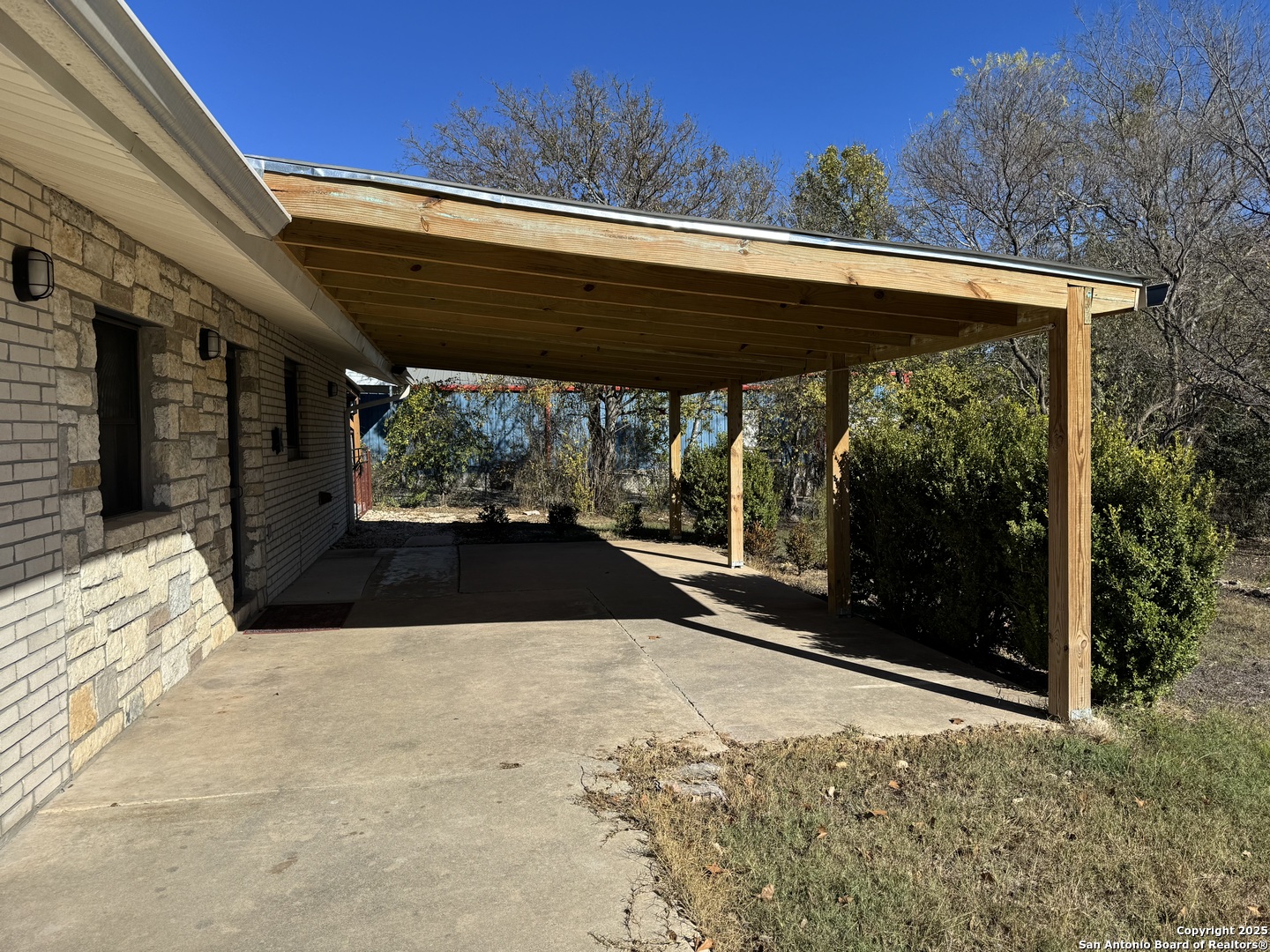 103 Amber Drive Comfort TX 78013