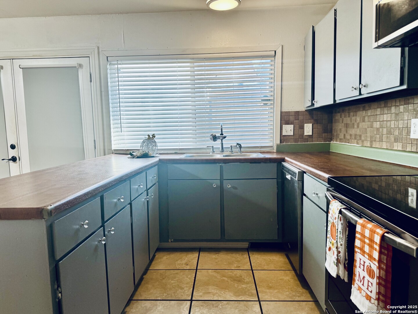 6526 Spring Manor San Antonio TX 78249