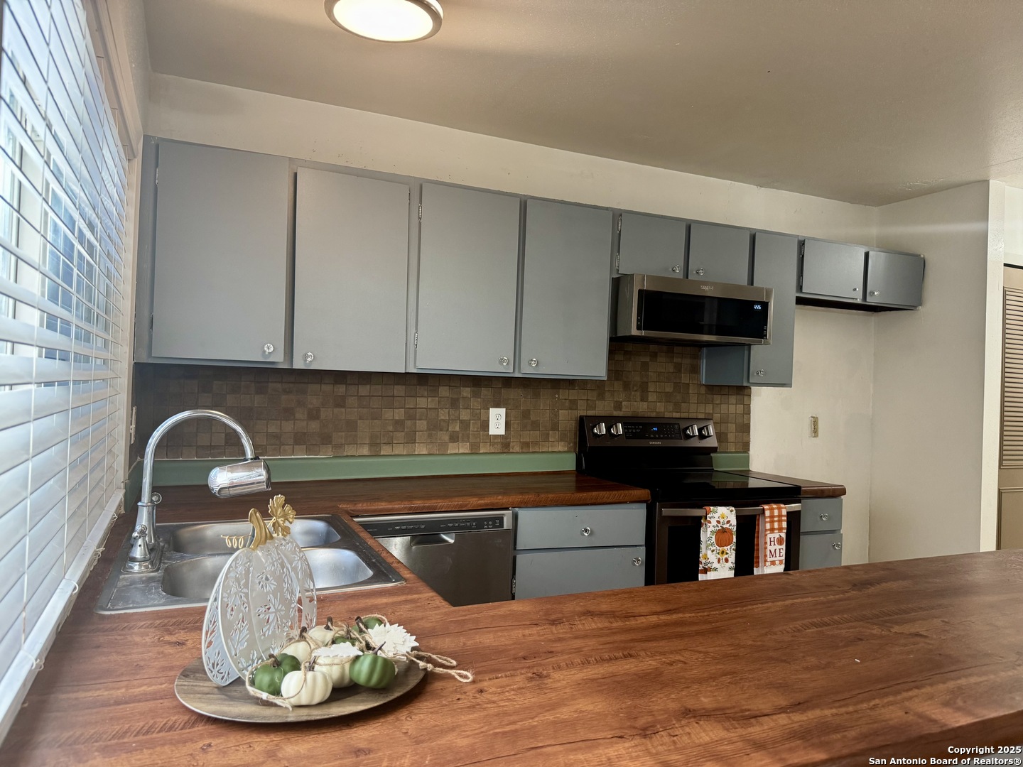 6526 Spring Manor San Antonio TX 78249
