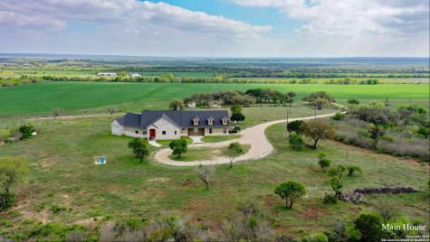 208 Private Road 378 Rio Medina TX 78066