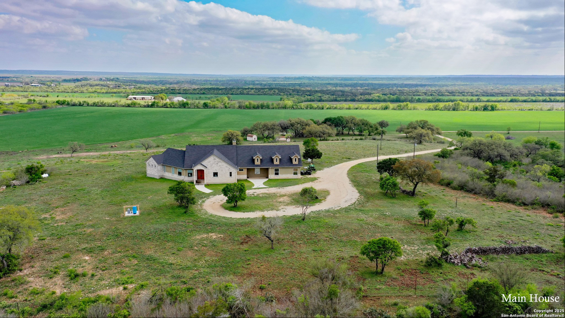 208 Private Road 378 Rio Medina TX 78066