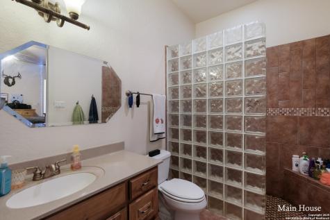 208 Private Road 378 Rio Medina TX 78066