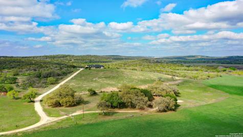 208 Private Road 378 Rio Medina TX 78066