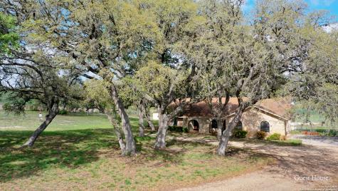 208 Private Road 378 Rio Medina TX 78066