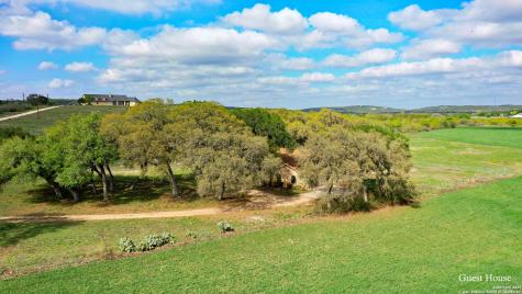 208 Private Road 378 Rio Medina TX 78066