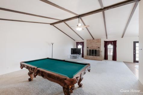 208 Private Road 378 Rio Medina TX 78066