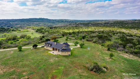 208 Private Road 378 Rio Medina TX 78066