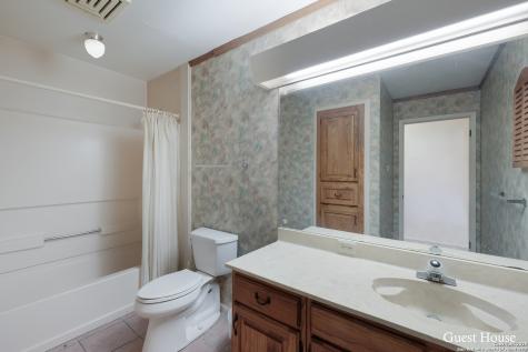 208 Private Road 378 Rio Medina TX 78066