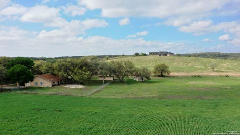 208 Private Road 378 Rio Medina TX 78066