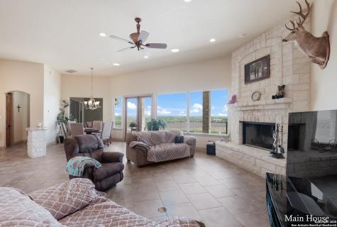 208 Private Road 378 Rio Medina TX 78066