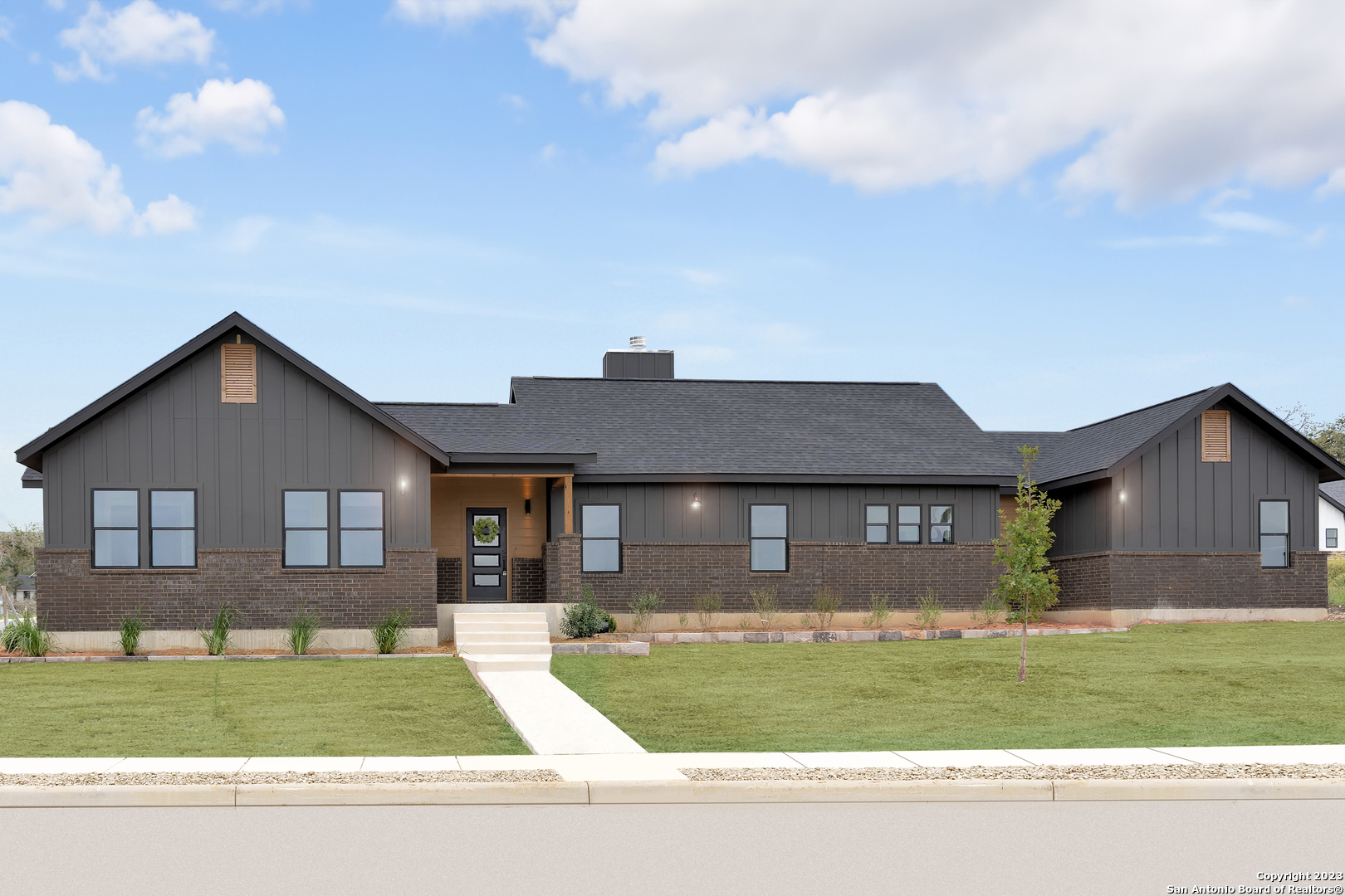 162 W Magnolia Circle La Vernia TX 78121