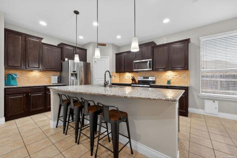 321 Silver Buckle Schertz TX 78154