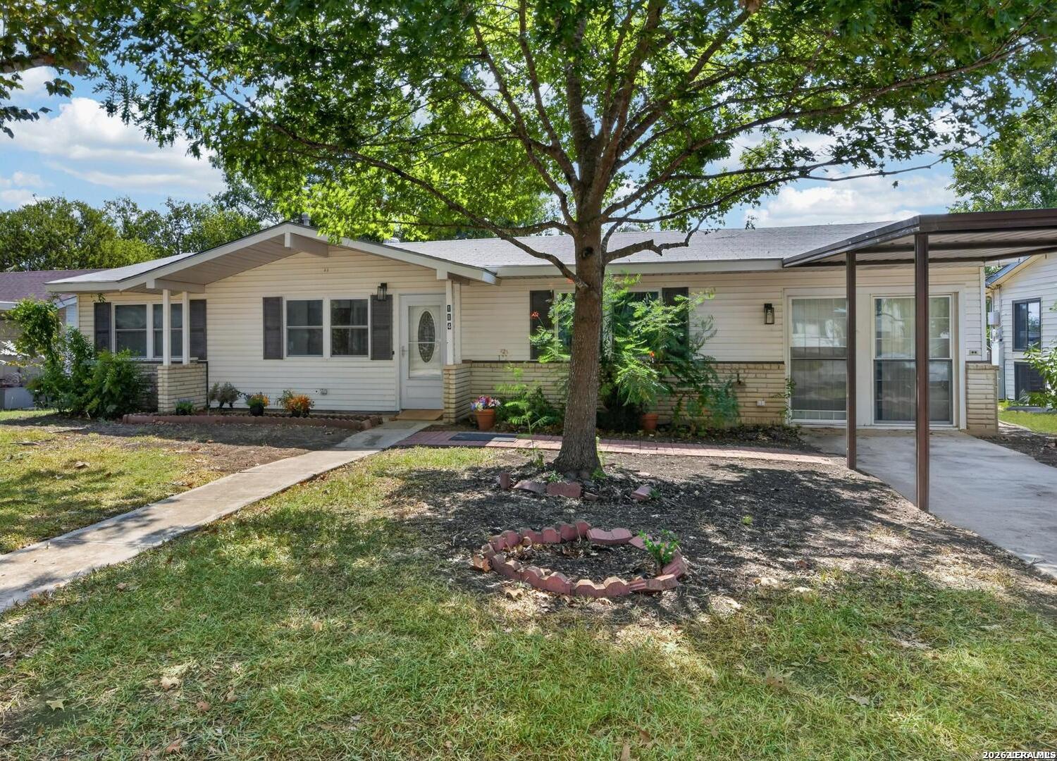 114 Hillcrest Universal City TX 78148