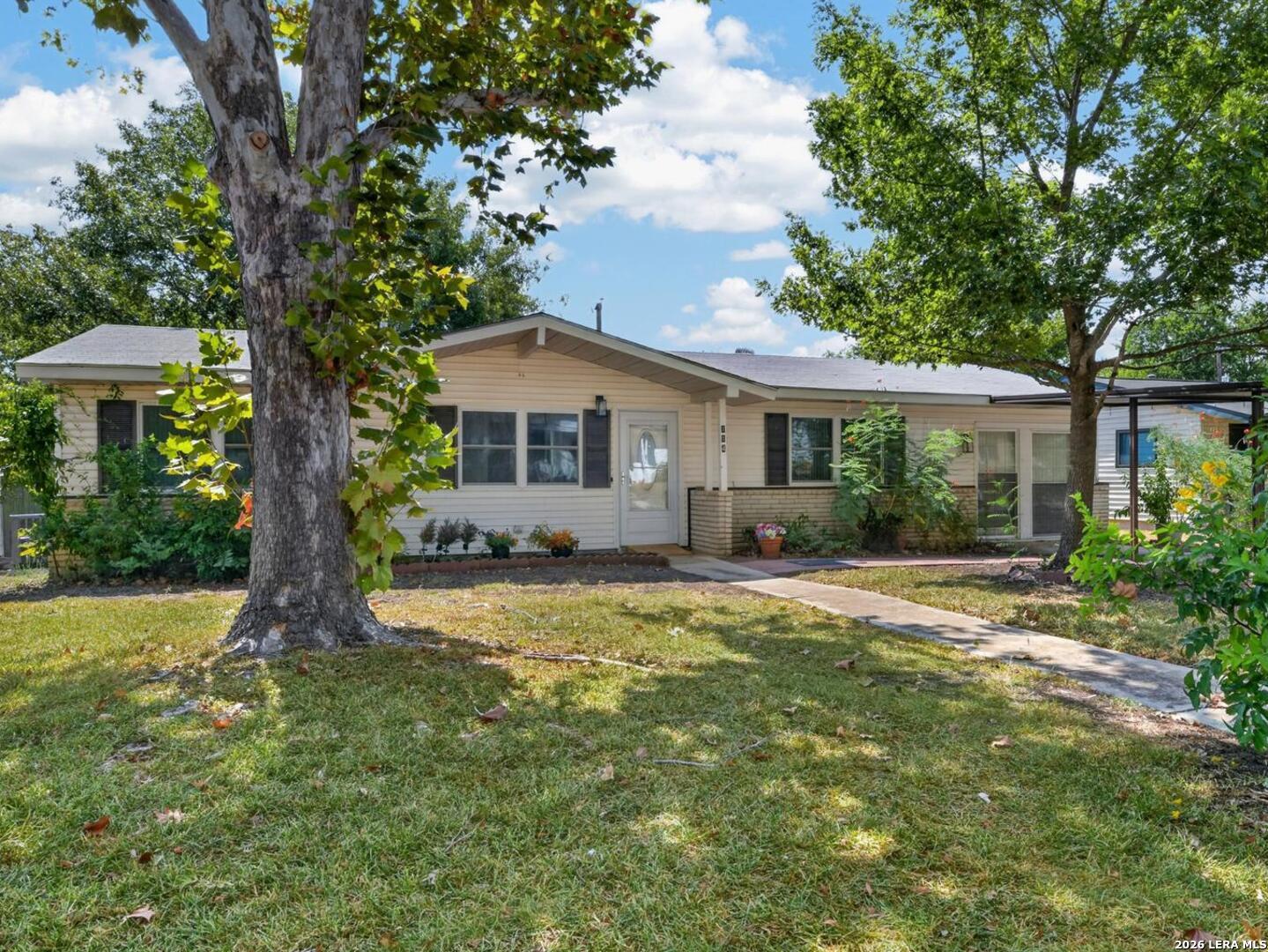 114 Hillcrest Universal City TX 78148