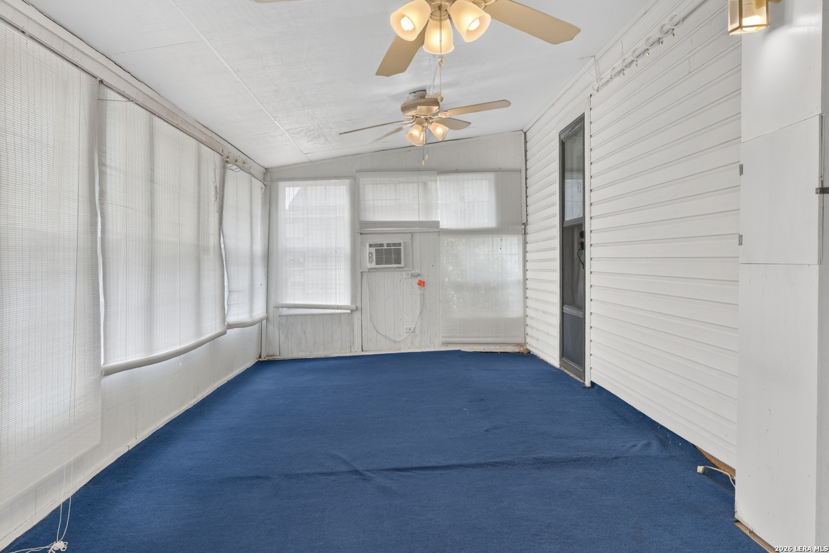 114 Hillcrest Universal City TX 78148