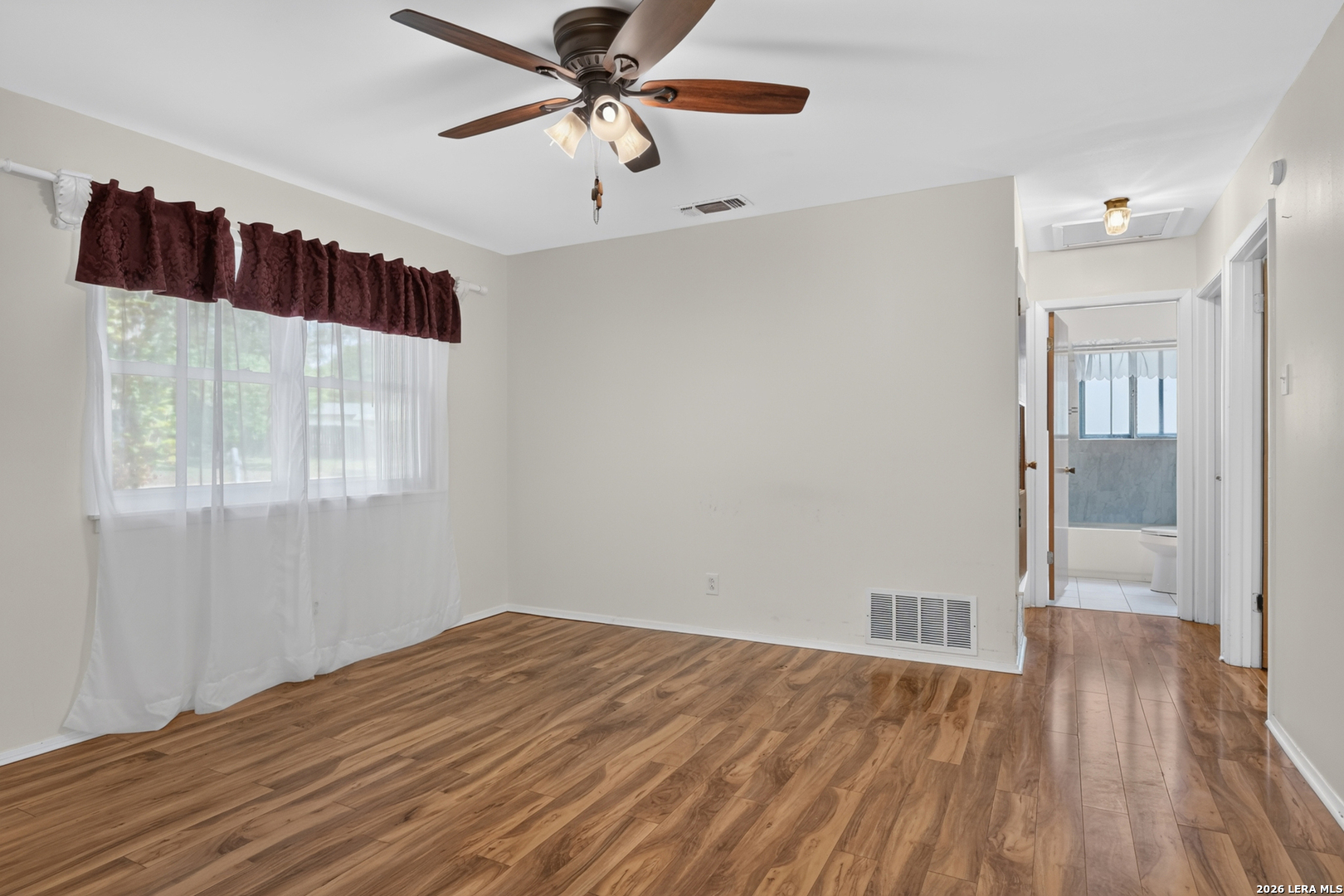 114 Hillcrest Universal City TX 78148