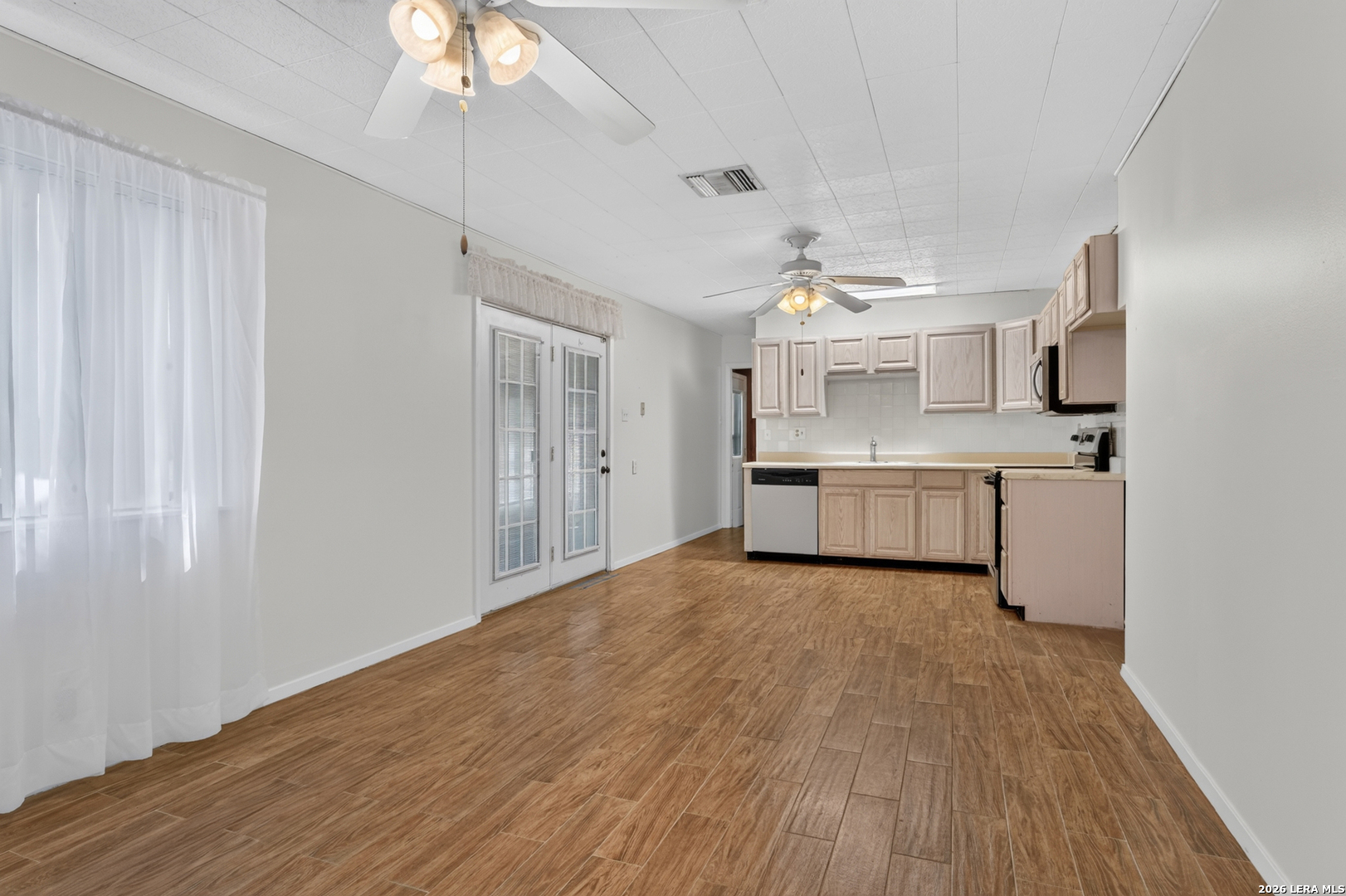 114 Hillcrest Universal City TX 78148