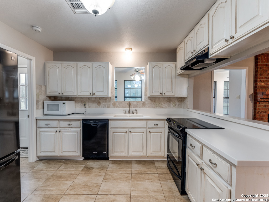 315 Simon Pleasanton TX 78064