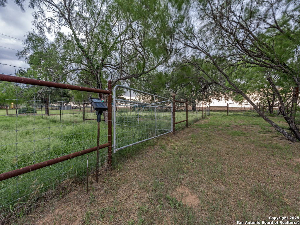 315 Simon Pleasanton TX 78064