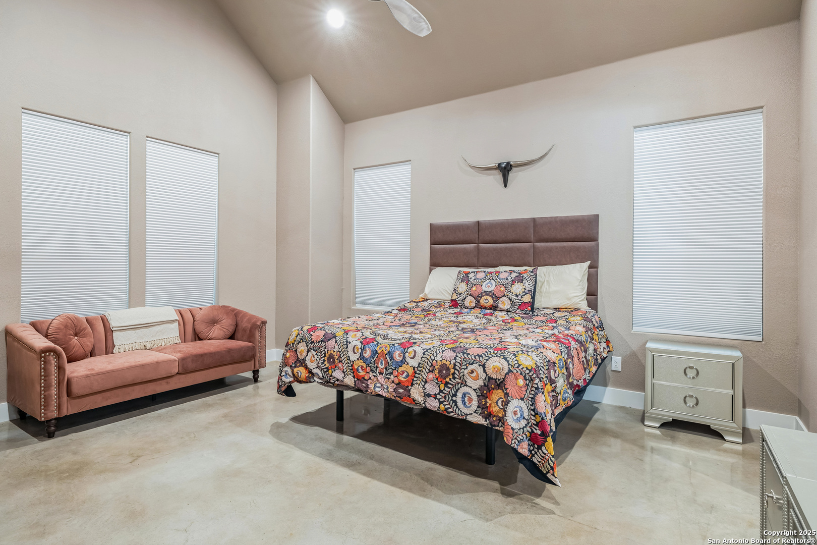 1062 Lariat Bandera TX 78003