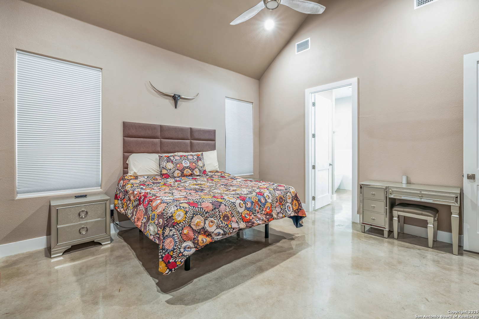 1062 Lariat Bandera TX 78003