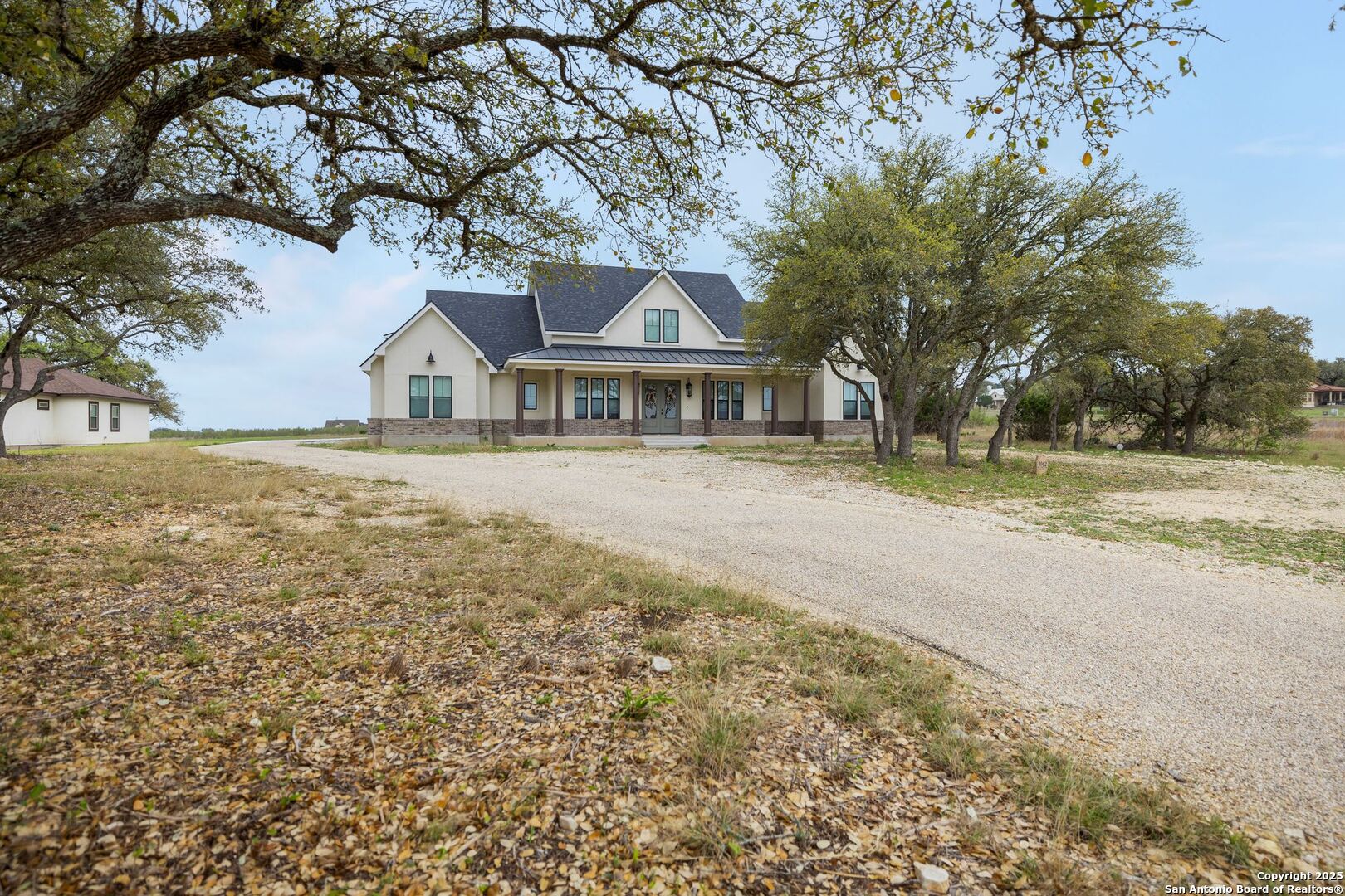 1062 Lariat Bandera TX 78003