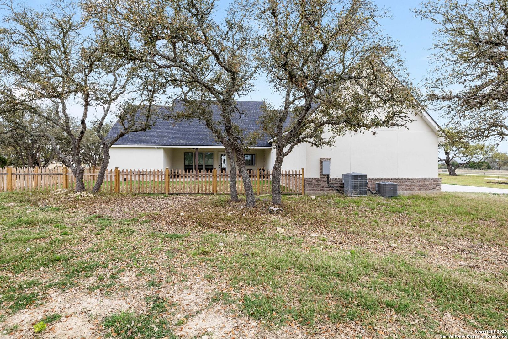 1062 Lariat Bandera TX 78003