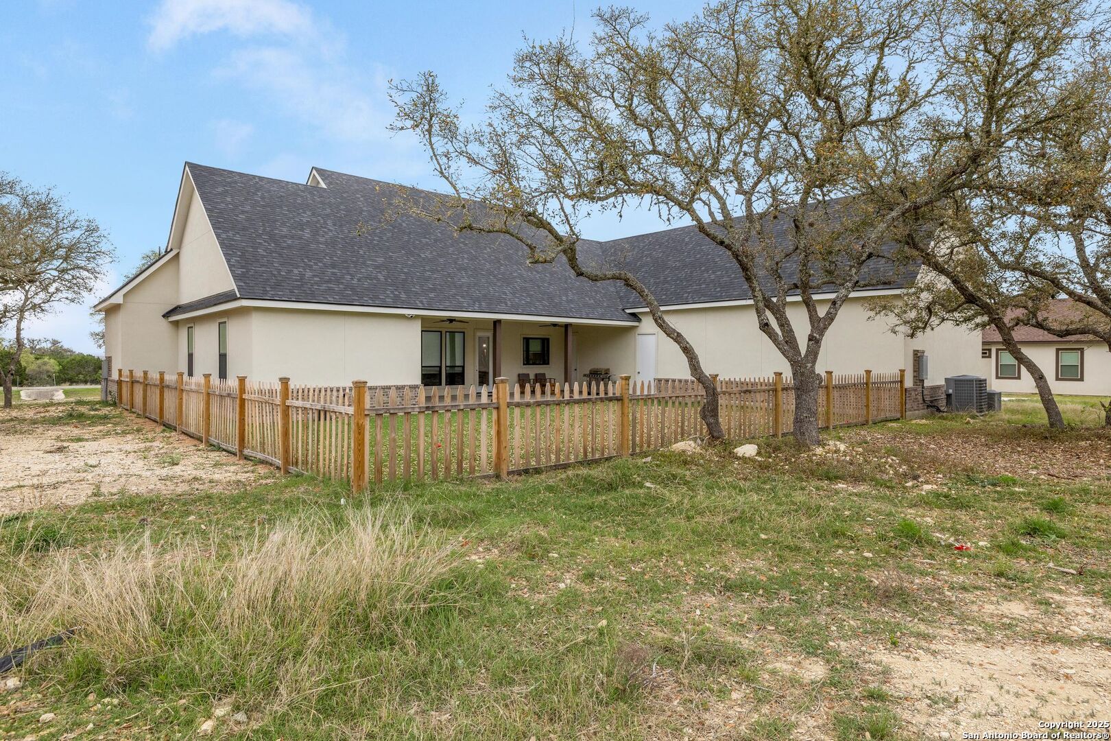 1062 Lariat Bandera TX 78003