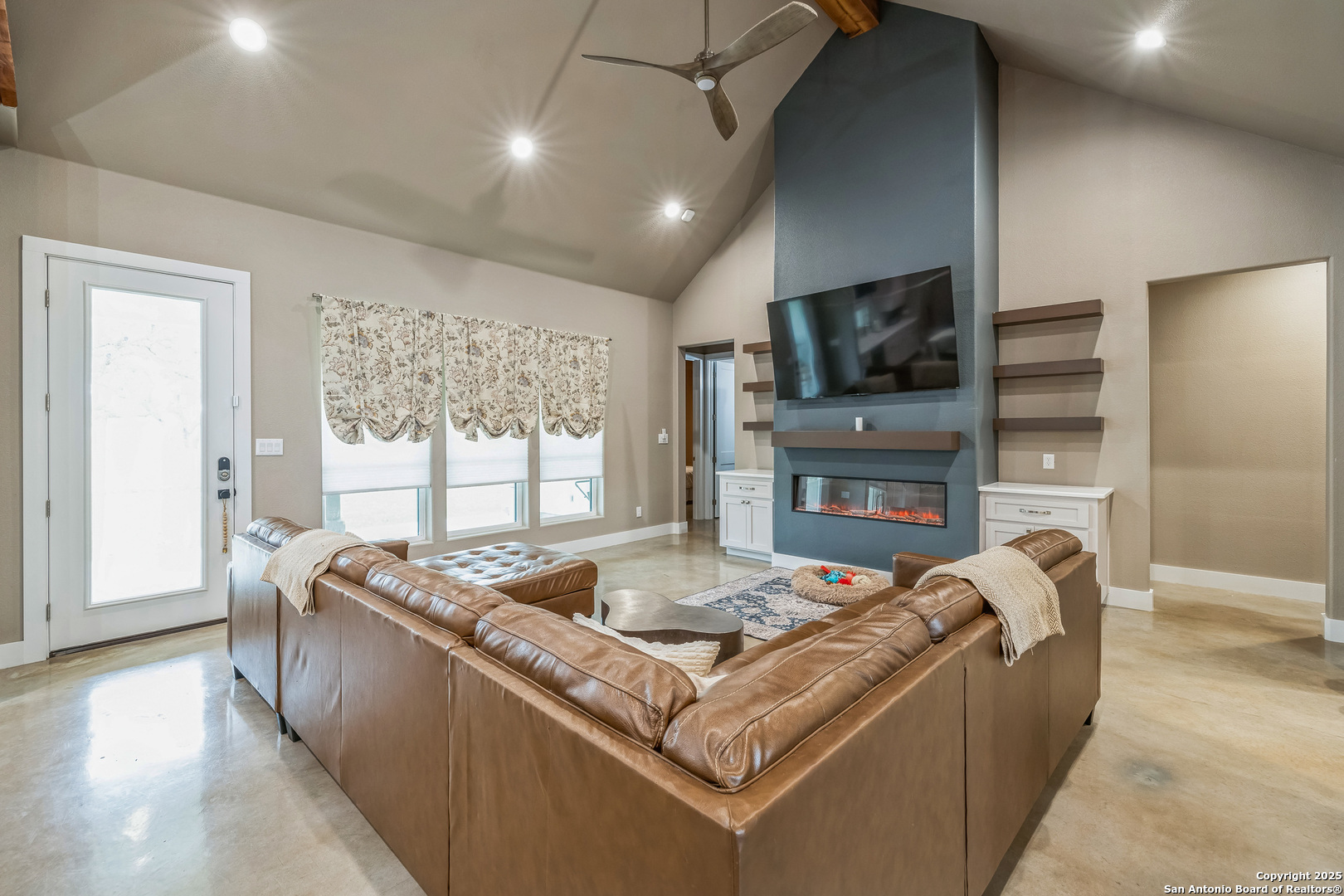 1062 Lariat Bandera TX 78003