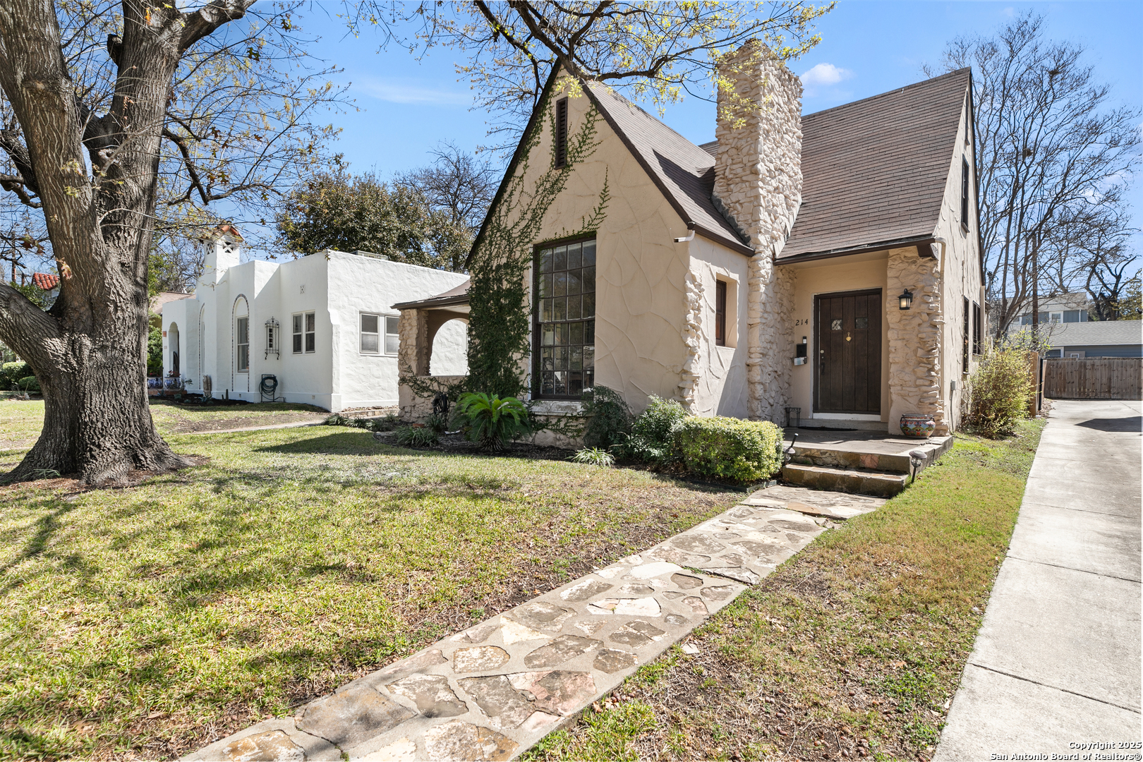 214 W Rosewood San Antonio TX 78212