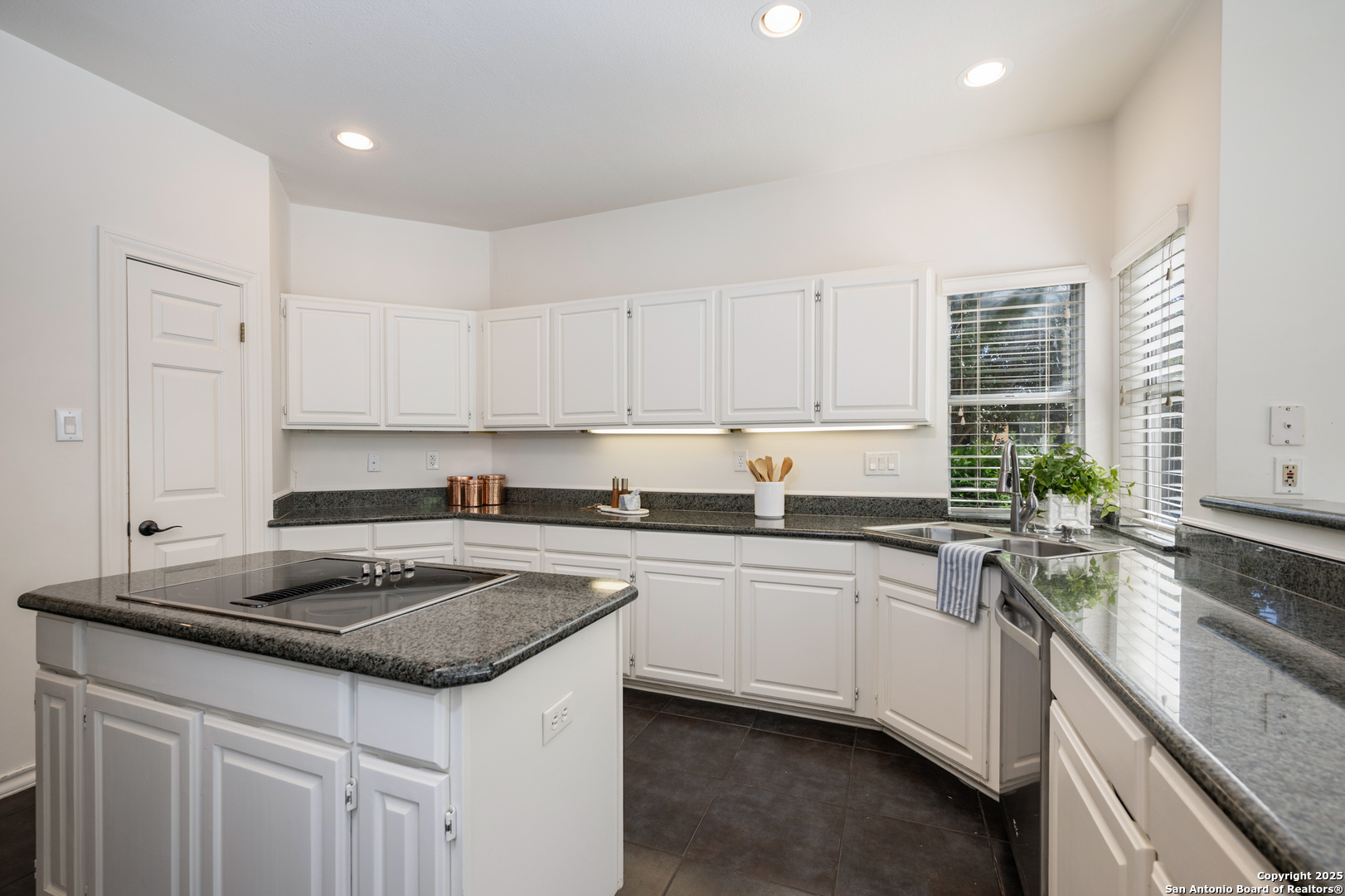 10 Thornhurst San Antonio TX 78218