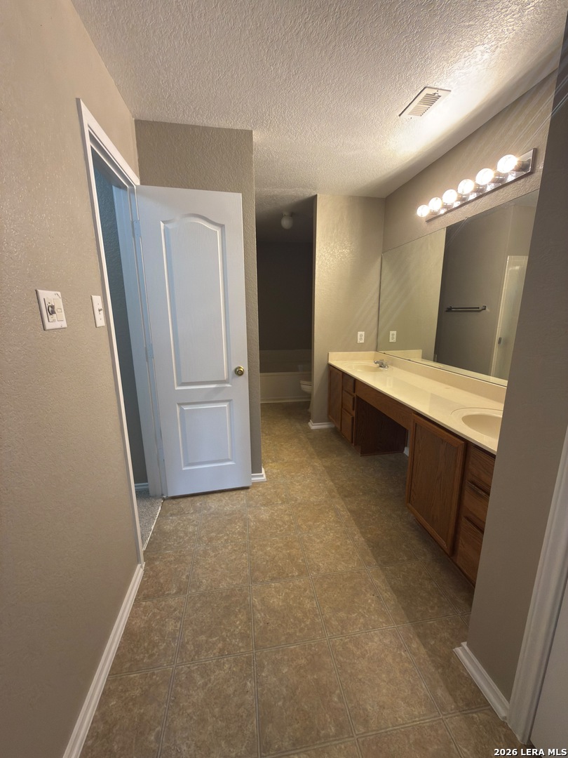 17238 Irongate Rail San Antonio TX 78247