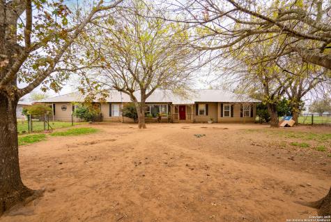 732 State Highway 132 N Natalia TX 78059