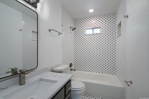 5027 Village Crest San Antonio TX 78218